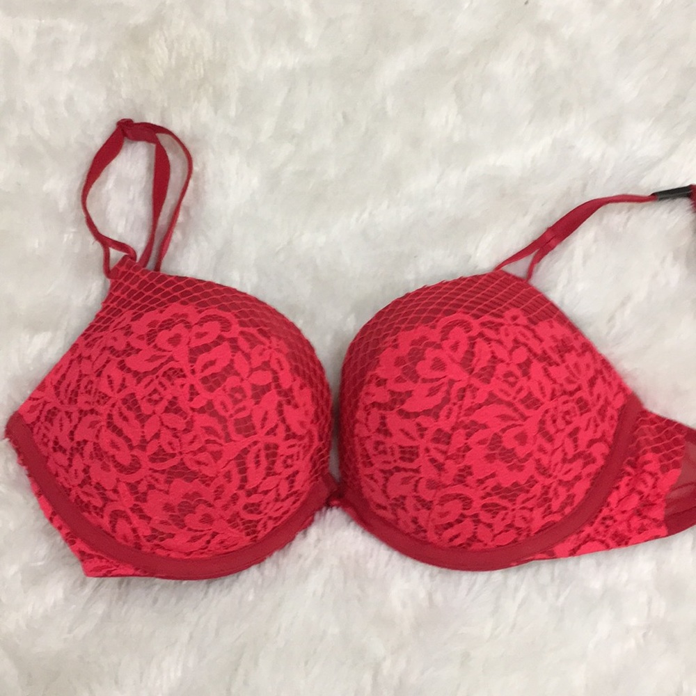 NEW Bombshell Victoria’s Secret 32D bra NEVER WORN